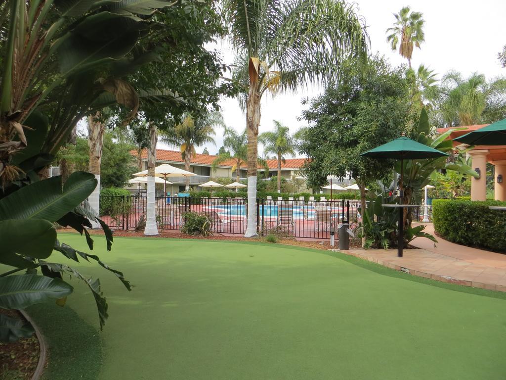 Hotel Wyndham Garden Airport 3*